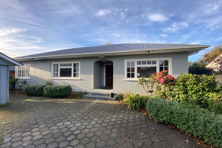Photo of property in 102 Hawford Road, Opawa, Christchurch, 8023