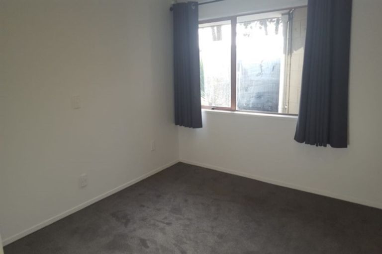 Photo of property in 2/19 Beaumaris Way, Conifer Grove, Takanini, 2112