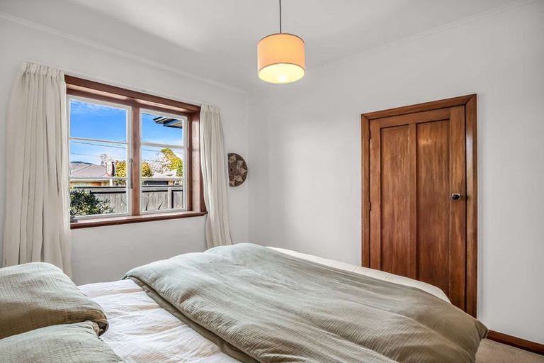 Photo of property in 121 Selwyn Street, Somerfield, Christchurch, 8024