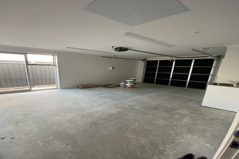 Photo of property in 9 Hammick Crescent, Pyes Pa, 3112