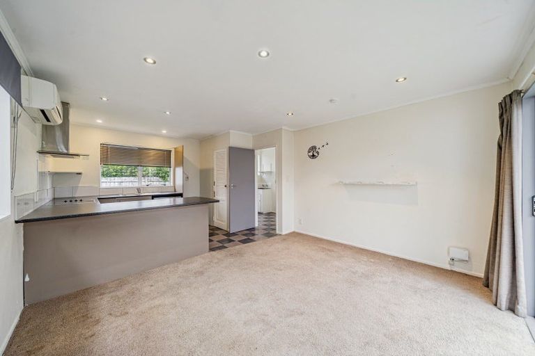 Photo of property in 2/8 Wilford Street, Wallaceville, Upper Hutt, 5018