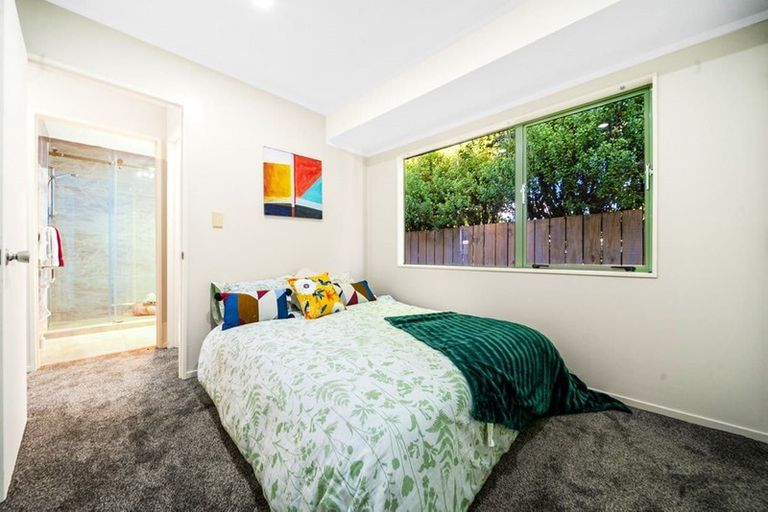 Photo of property in 2/19 Oratu Place, Manurewa, Auckland, 2102