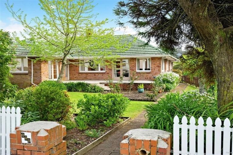 Photo of property in 699 Swanson Road, Swanson, Auckland, 0612