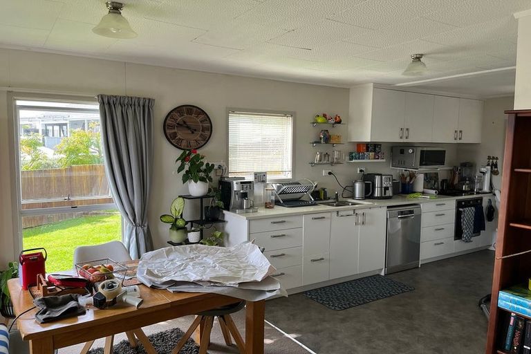 Photo of property in 22 Merida Place, Unsworth Heights, Auckland, 0632