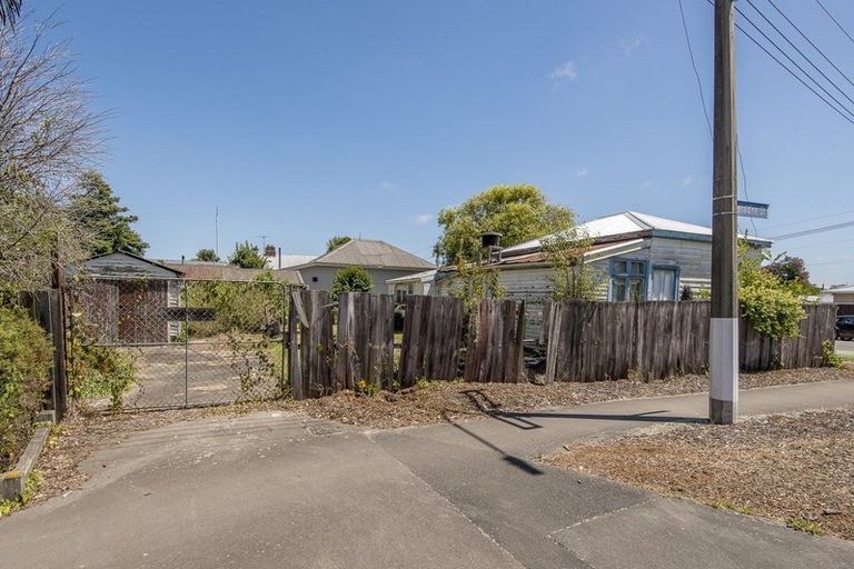 Photo of property in 210 Edgeware Road, Edgeware, Christchurch, 8013