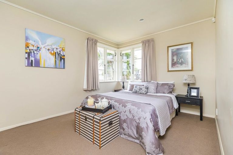 Photo of property in 50 Sutton Crescent, Papakura, 2110