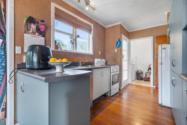 Photo of property in 203 Frankley Road, Frankleigh Park, New Plymouth, 4310