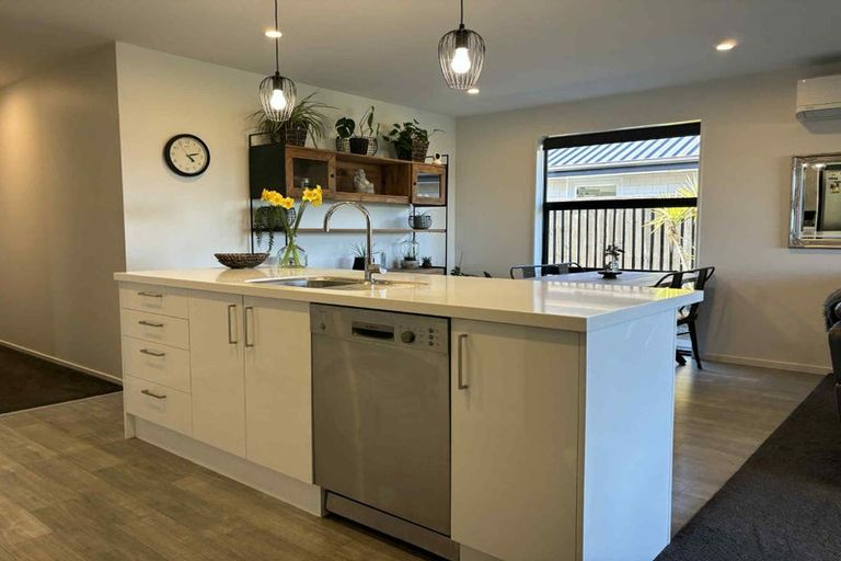 Photo of property in 6 Godley Place, Woodend, 7610