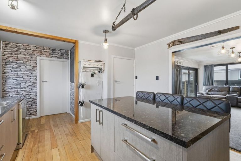 Photo of property in 215 Mcquarrie Street, Kingswell, Invercargill, 9812