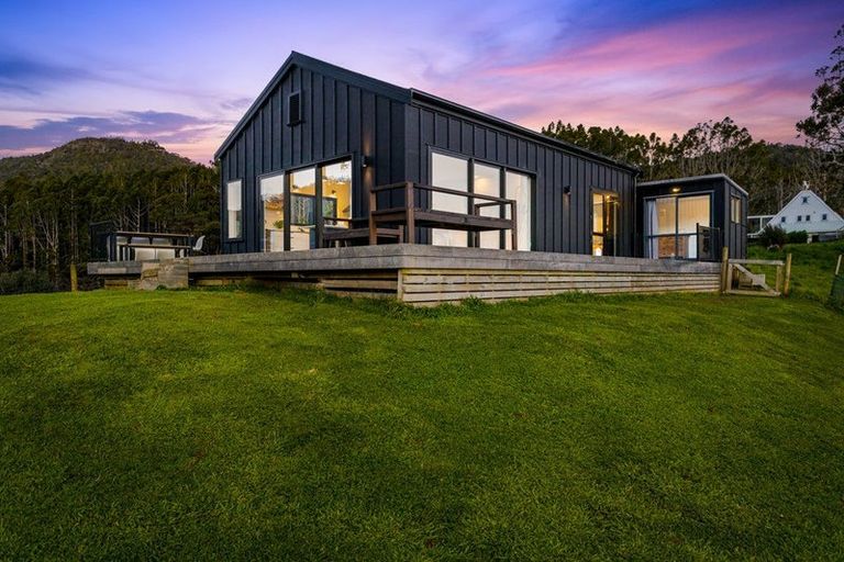 Photo of property in 42a Upland Road, Huia, Auckland, 0604