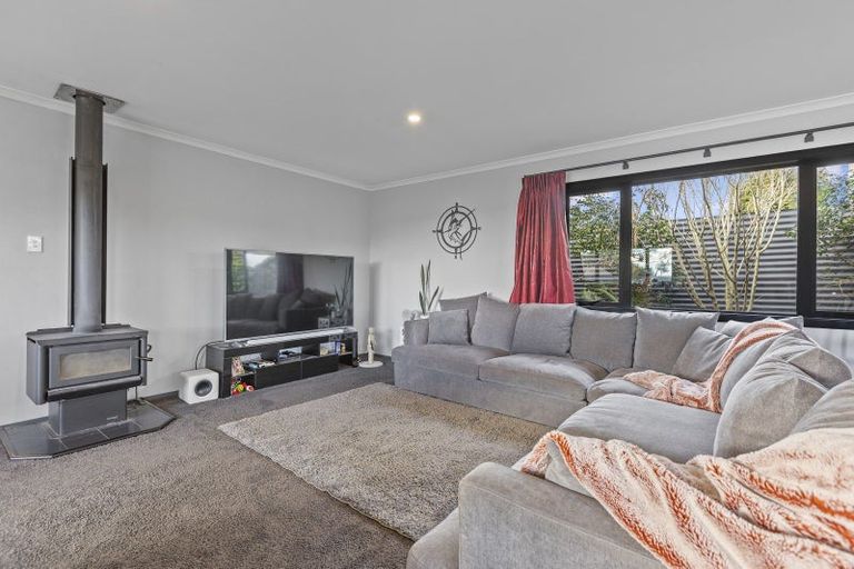 Photo of property in 15a Carthew Street, Okato, 4335