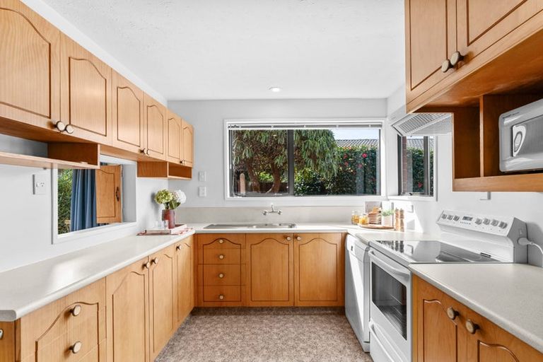 Photo of property in 8 Parr Place, Ilam, Christchurch, 8041