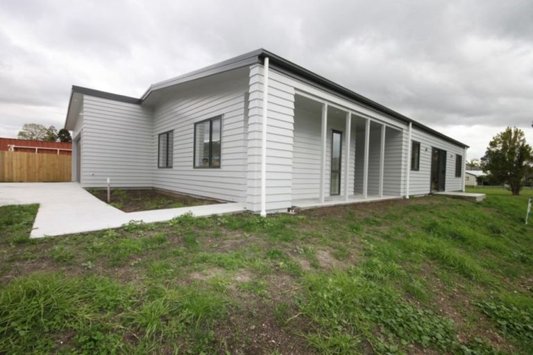 Photo of property in 14 Lynette Place, Mangere, Auckland, 2022