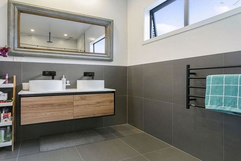 Photo of property in 5 Alan Livingston Drive, Cambridge, 3434