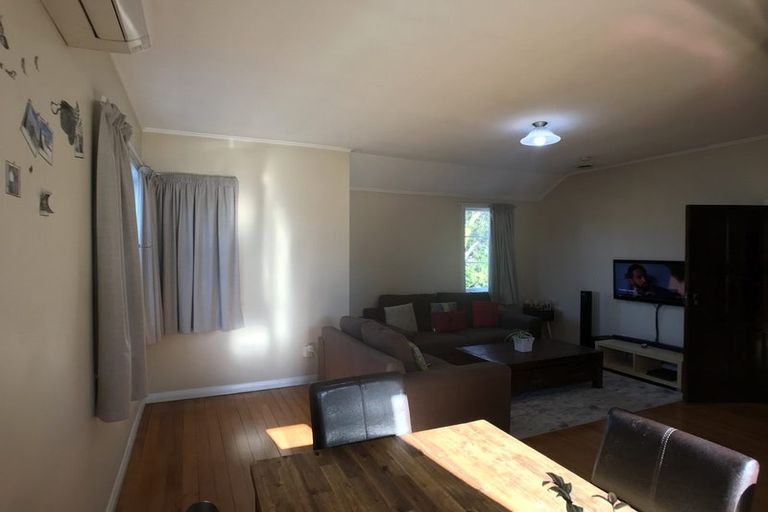 Photo of property in 379a West Coast Road, Glen Eden, Auckland, 0602