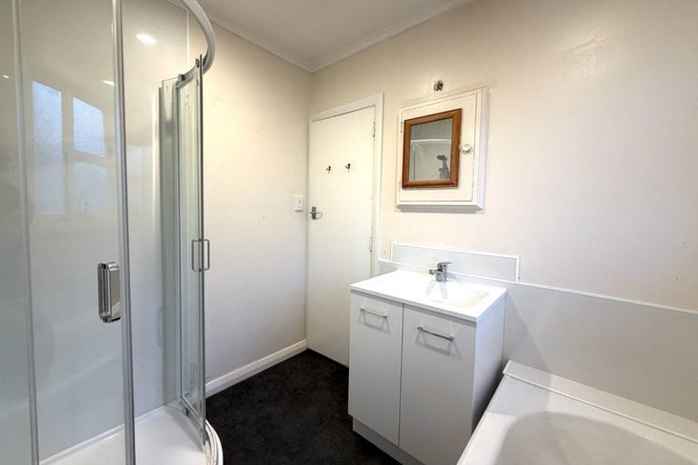 Photo of property in 11 Winara Avenue, Waikanae, 5036