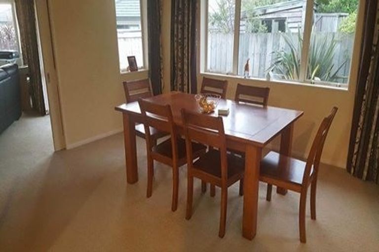 Photo of property in 72a Summerhill Drive, Fitzherbert, Palmerston North, 4410