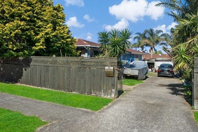 Photo of property in 26 Gibbons Road, Weymouth, Auckland, 2103
