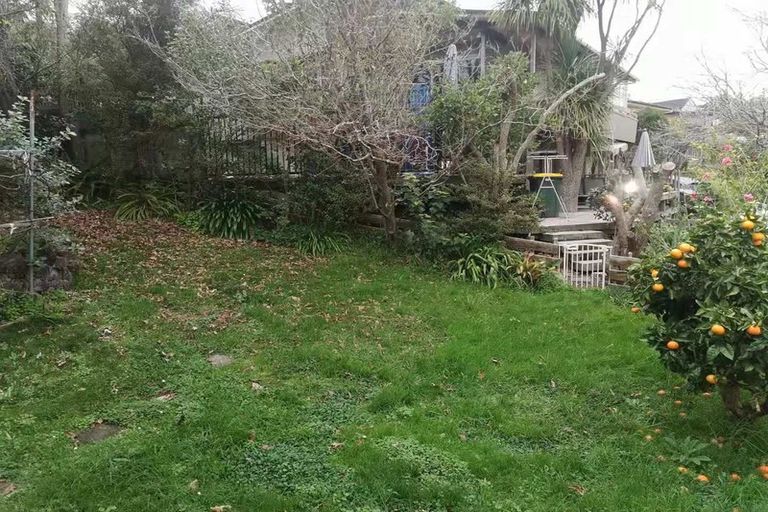 Photo of property in 2/6 Philson Terrace, Browns Bay, Auckland, 0630