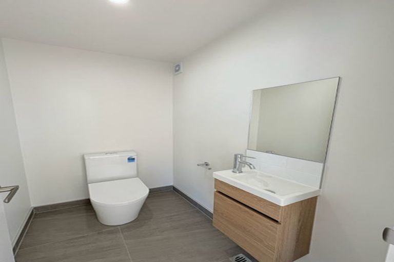 Photo of property in 27c Te Atatu Road, Te Atatu South, Auckland, 0610