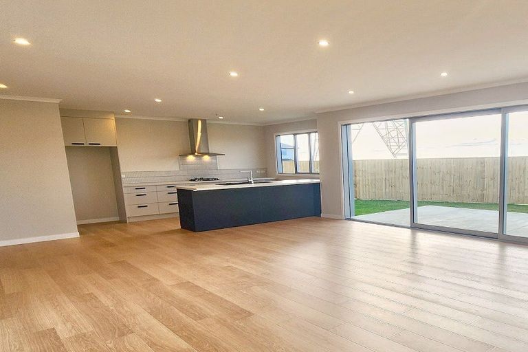 Photo of property in 49 Atlantic Drive, Fitzherbert, Palmerston North, 4410