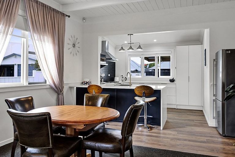 Photo of property in 56 Vogel Street, Hawera, 4610