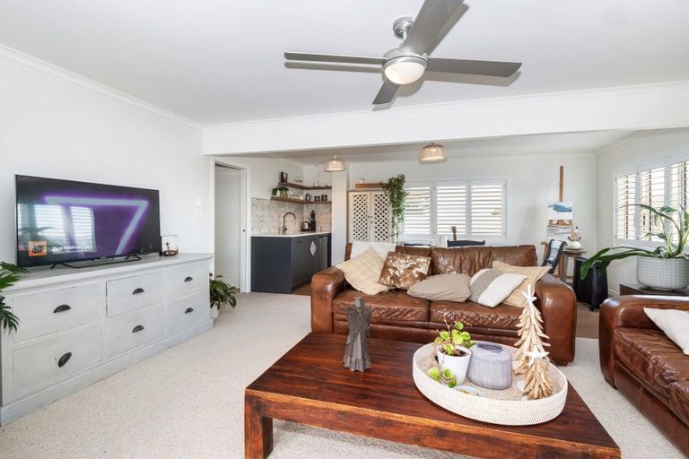 Photo of property in 153 Karewa Parade, Papamoa Beach, Papamoa, 3118