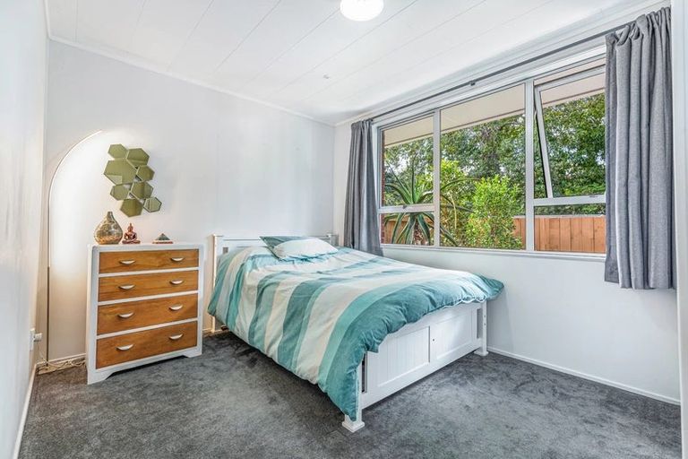 Photo of property in 2/9 Riverlea Road, Whenuapai, Auckland, 0618