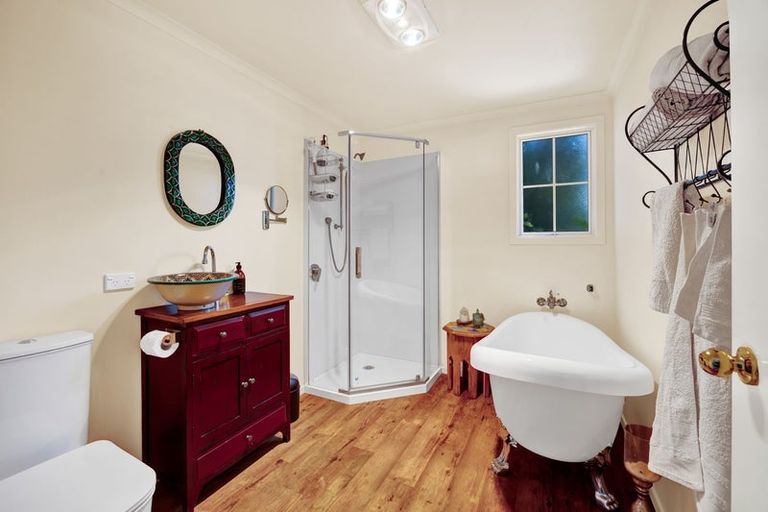 Photo of property in 23 Gibson Place, Patea, 4520