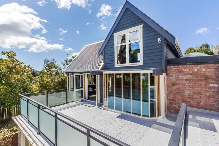 Photo of property in 5 Newnham Court, Tawa, Wellington, 5028