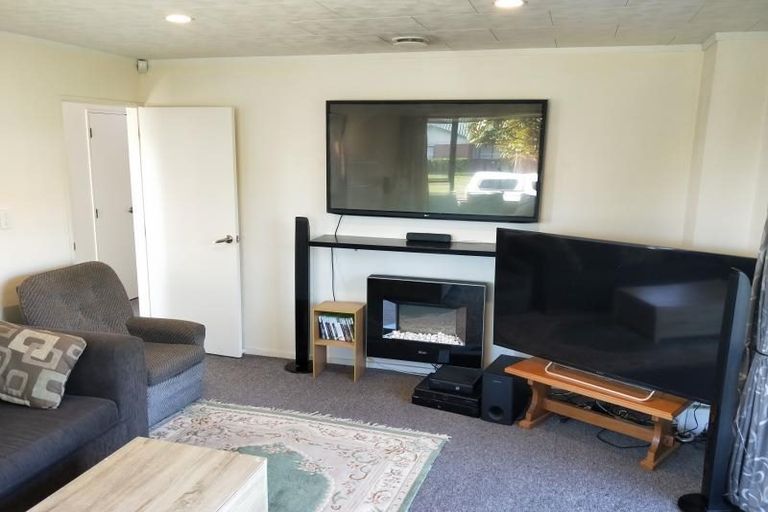Photo of property in 96 Hillcrest Drive, Kelvin Grove, Palmerston North, 4414