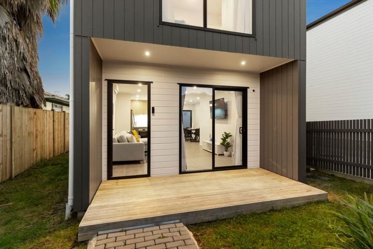 Photo of property in 64a Rosewarne Crescent, Glendene, Auckland, 0602