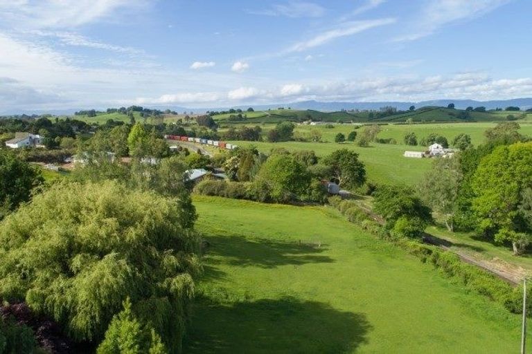 Photo of property in 7 Mahood Street, Tirau, 3410