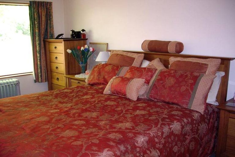 Photo of property in 12a Oakhurst Place, Russley, Christchurch, 8042