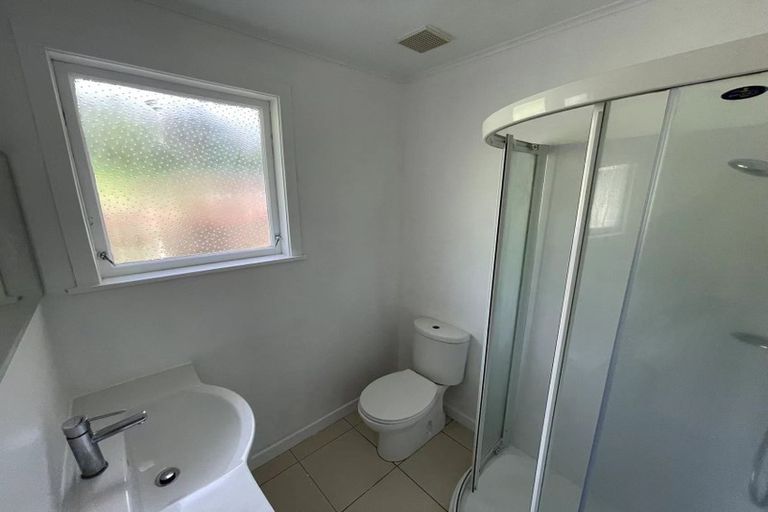 Photo of property in 63 Peach Road, Glenfield, Auckland, 0629