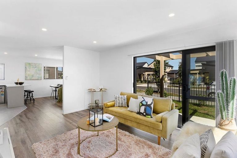 Photo of property in 36 Black Beech Crescent, Takanini, 2110