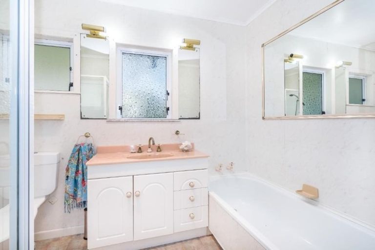 Photo of property in 24 Crawford Crescent, Te Kamo, Whangarei, 0112