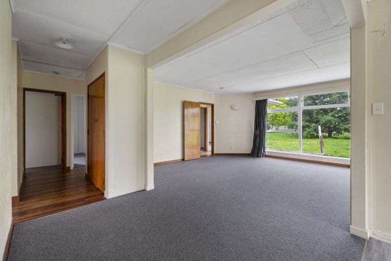 Photo of property in 16 Gordon Terrace, Hunterville, 4730