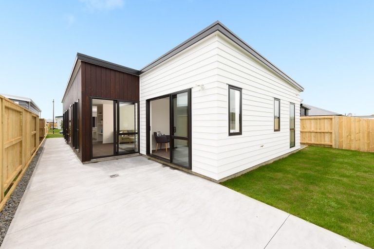 Photo of property in 71 Awatira Drive, Papamoa Beach, Papamoa, 3118