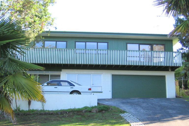 Photo of property in 25 Coromandel Crescent, Mairangi Bay, Auckland, 0630