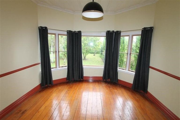Photo of property in 27 Glenview Road, Glen Eden, Auckland, 0602