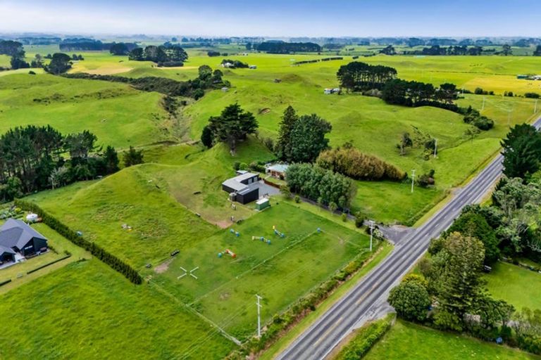 Photo of property in 5610 South Road, Rahotu, Opunake, 4681