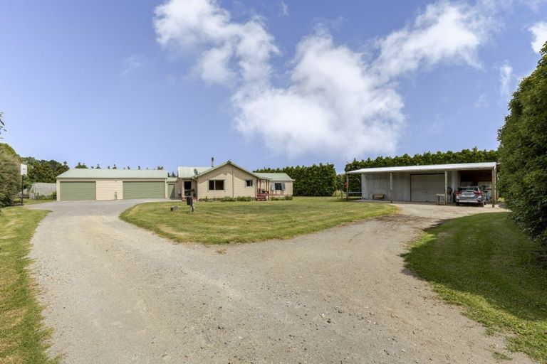 Photo of property in 280 Corbett Road, Paraite, New Plymouth, 4373
