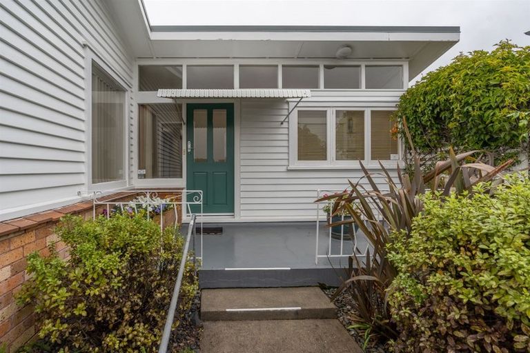 Photo of property in 135 Lake Crescent, Hamilton Lake, Hamilton, 3204