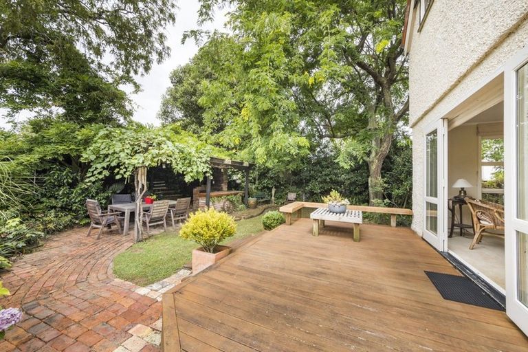 Photo of property in 27 Alan Street, Palmerston North, 4414