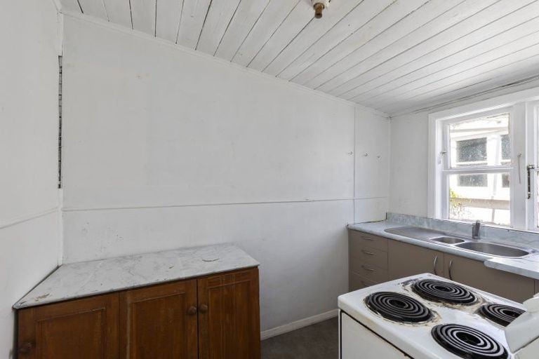 Photo of property in 28 Rhodes Street, Newtown, Wellington, 6021