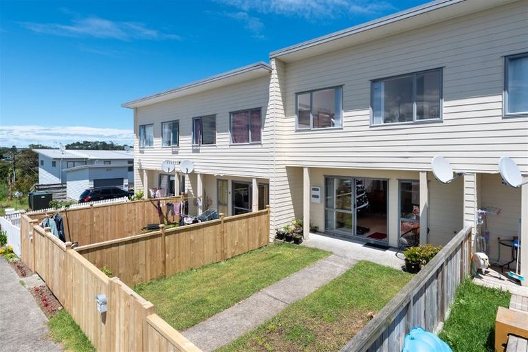 Photo of property in 9/3 Hulme Place, Henderson, Auckland, 0612