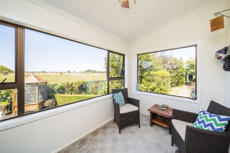 Photo of property in 1 Graves Street, Eltham, 4322