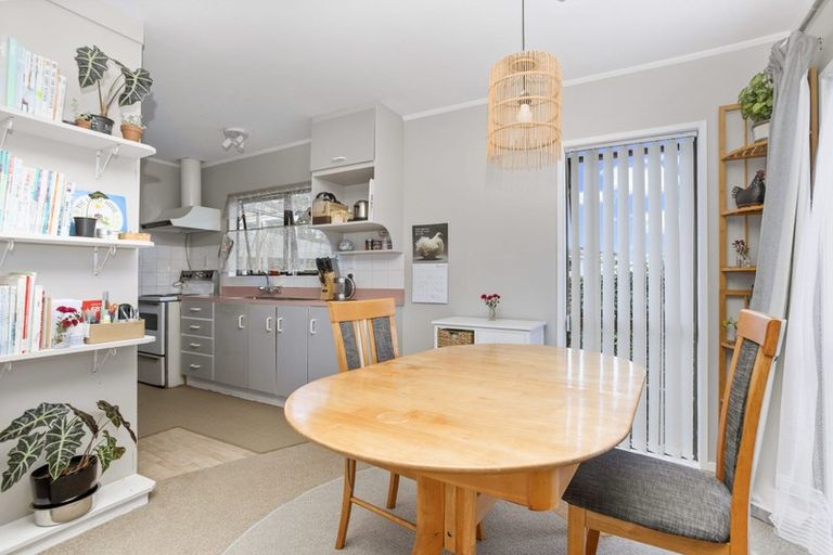 Photo of property in 8 Le Havre Place, Takanini, 2112