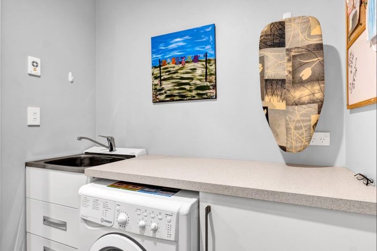 Photo of property in 18 Harkness Rice Way, Koru, New Plymouth, 4374